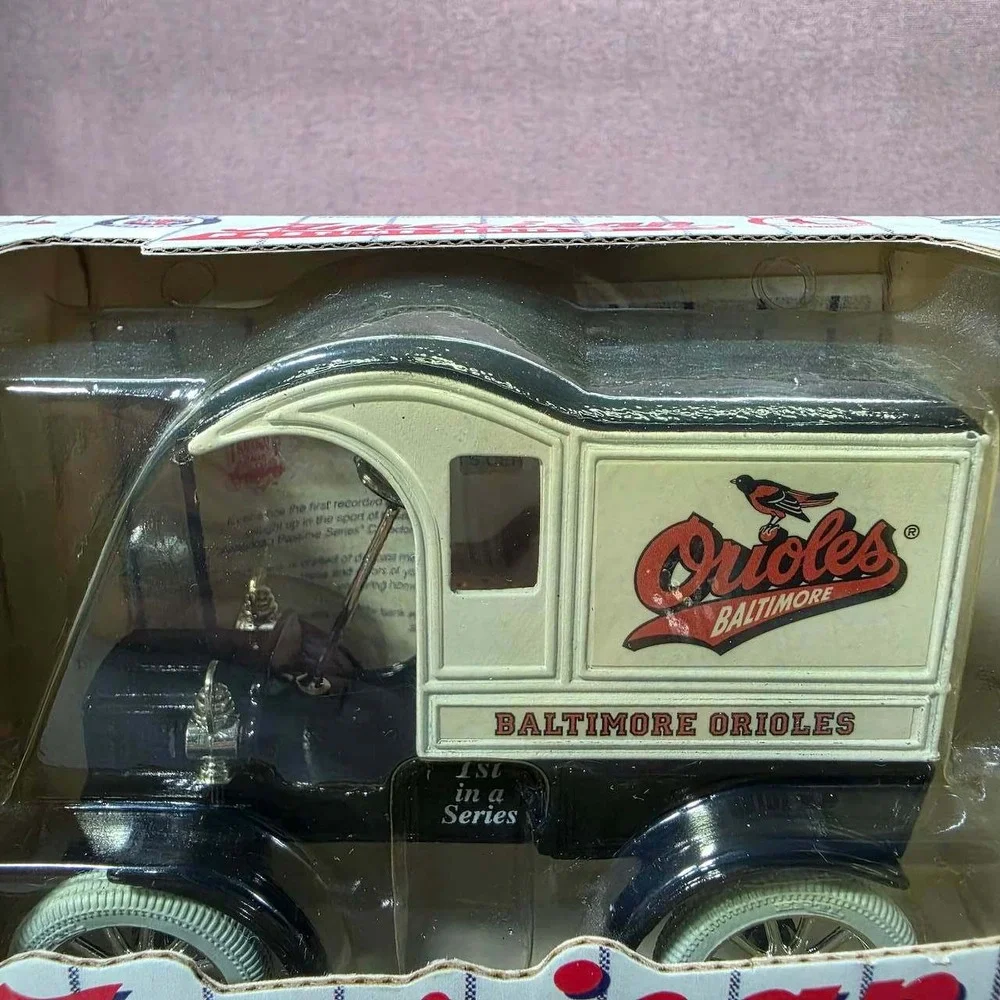 Ertl Baltimore Orioles Die Cast Metal Bank Cream New American Pastime